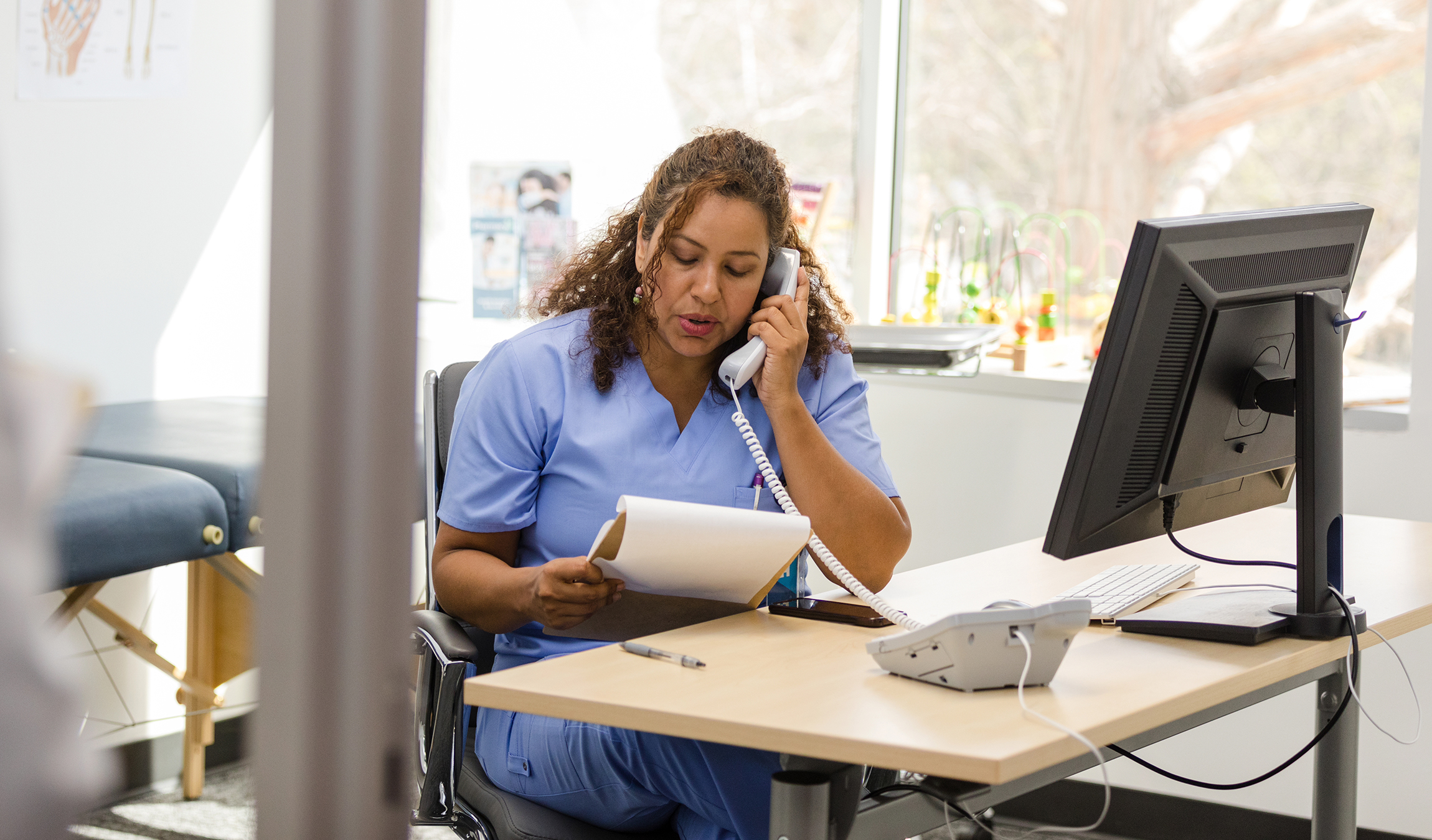 provider Makes Patient Calls to hennepin connect for a patient transfer consult, patient transfers and consultations, one call medical, medical connect, medical referral, medical referrals, hennepin connect, transfer patient from hospital