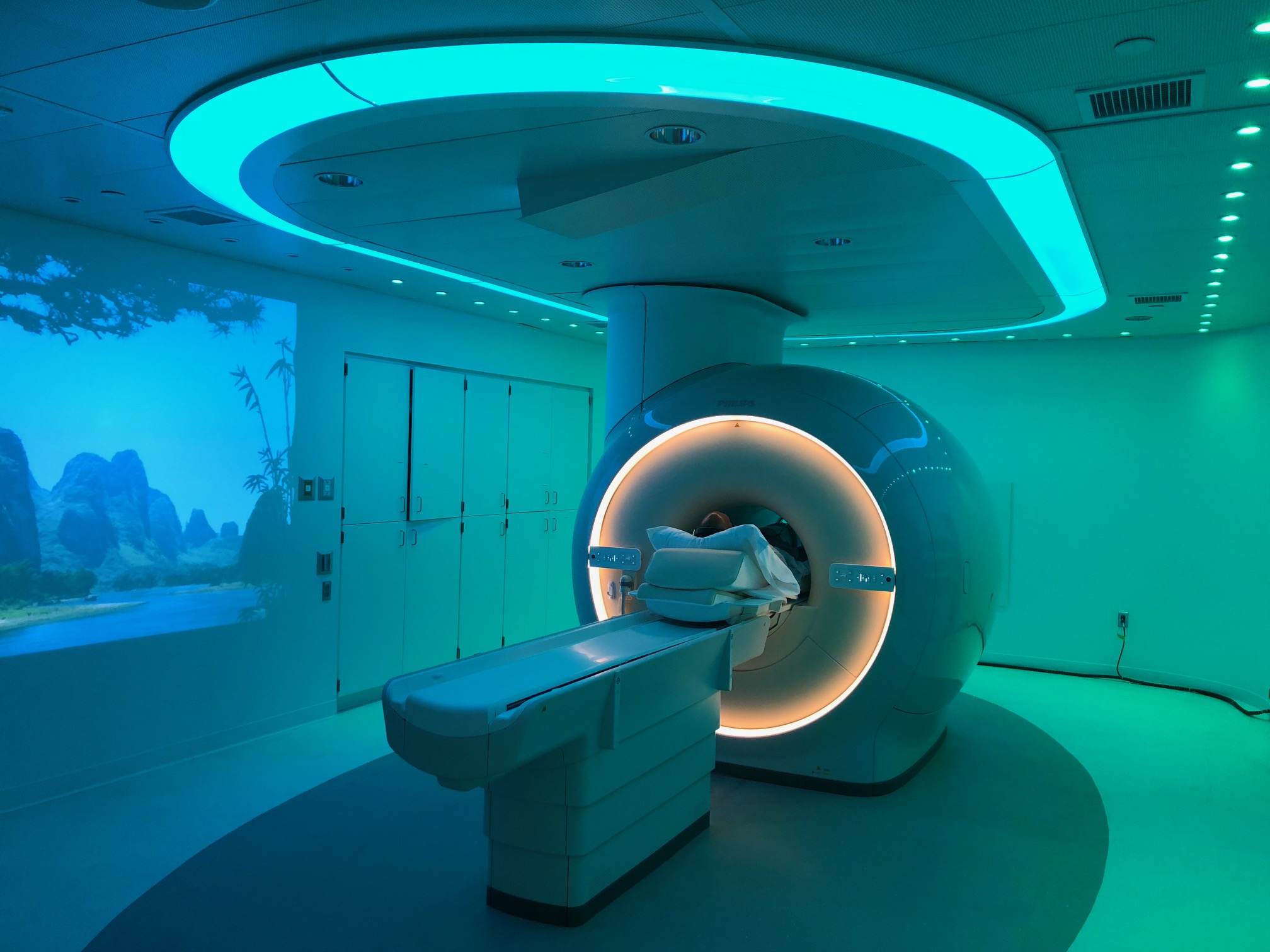 mri with scanner, Hennepin Healthcare Clinic and Specialty Center, fast-scanning MRI, comprehensive imaging services, Philips Ingenia Elition 3.0 MRI, Compressed Sense system t
